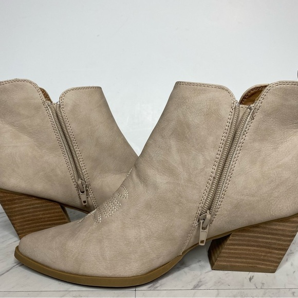 New! DV by Dolce Vita Kiki Bootie 9 1/2 - Picture 7 of 15